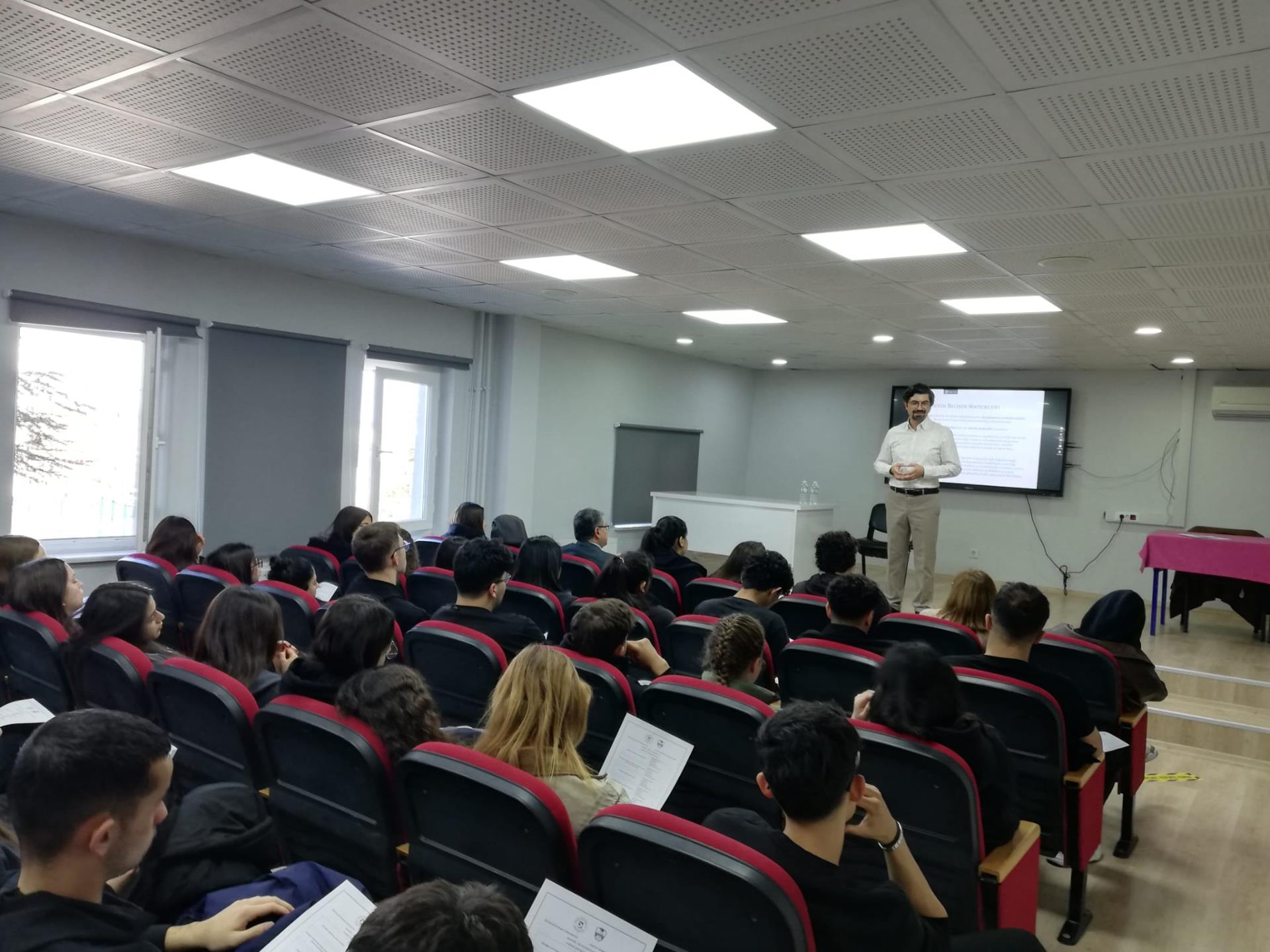 Akademi-Lise Buluşmaları Devam Ediyor